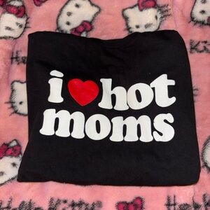 i heart hot moms tee
